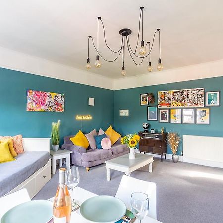 Spacious Split Level Flat In Great Location ポーツマス エクステリア 写真
