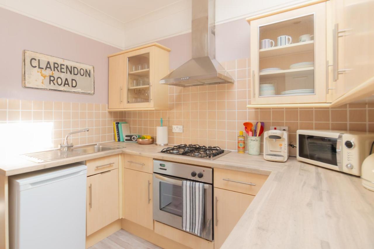 Spacious Split Level Flat In Great Location ポーツマス エクステリア 写真