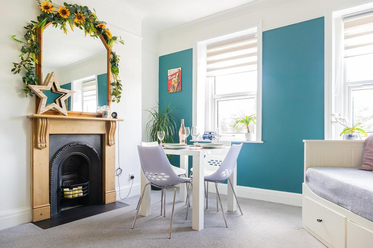Spacious Split Level Flat In Great Location ポーツマス エクステリア 写真