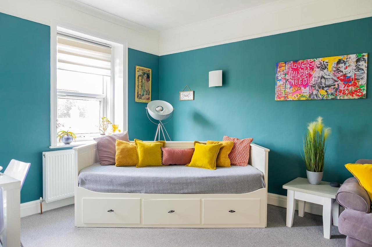 Spacious Split Level Flat In Great Location ポーツマス エクステリア 写真
