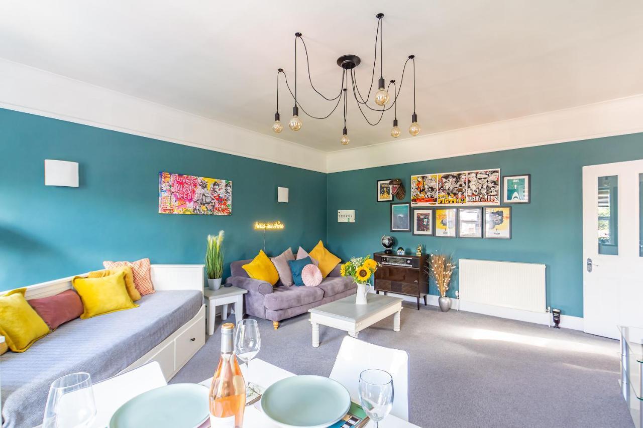 Spacious Split Level Flat In Great Location ポーツマス エクステリア 写真