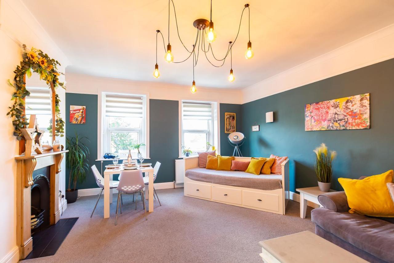 Spacious Split Level Flat In Great Location ポーツマス エクステリア 写真