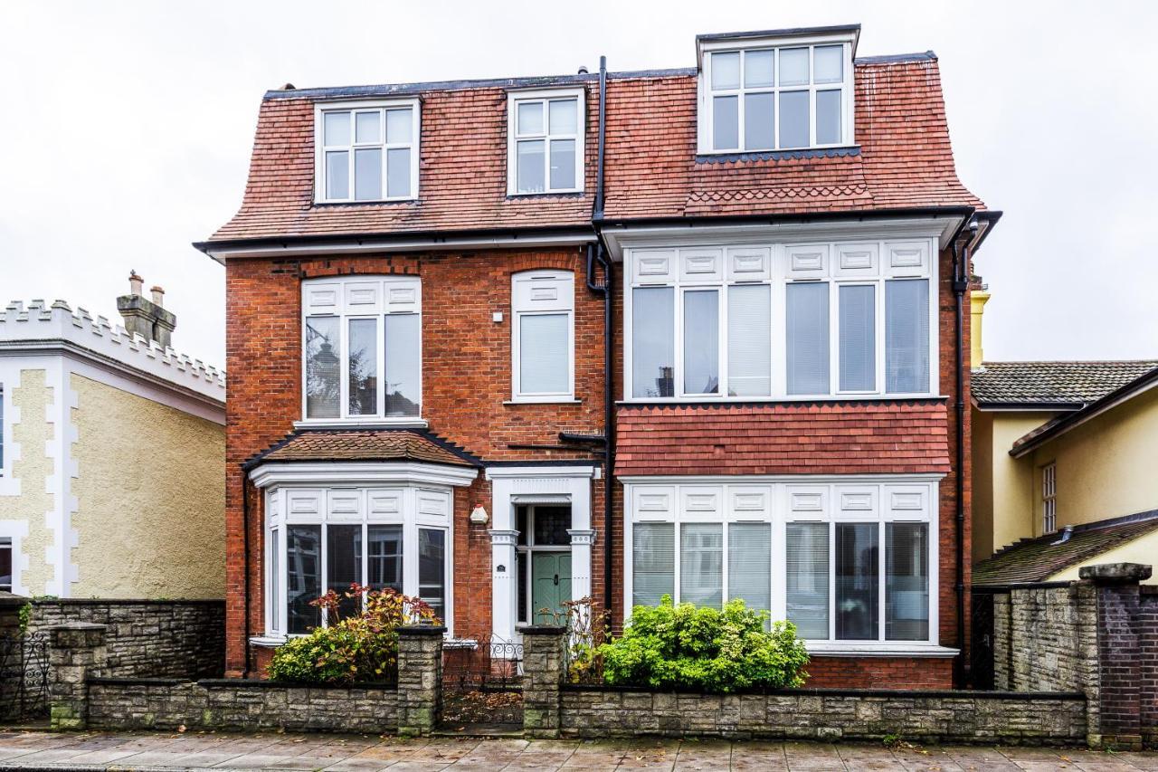Spacious Split Level Flat In Great Location ポーツマス エクステリア 写真